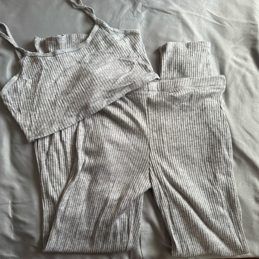 Forever 21 gray ribbed loungewear set
